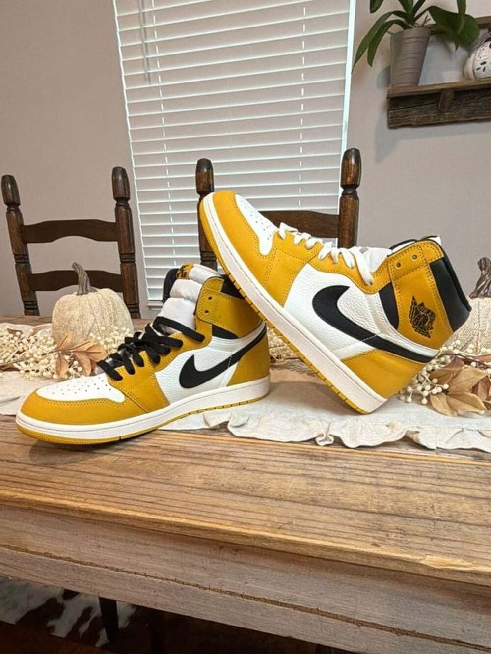 Nike Air Jordan 1 Retro High OG Yellow Ochre Shoes